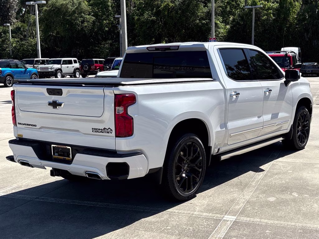 2023 Iridescent Pearl Tricoat Chevrolet Silverado 1500 High Country 4X4 Truck