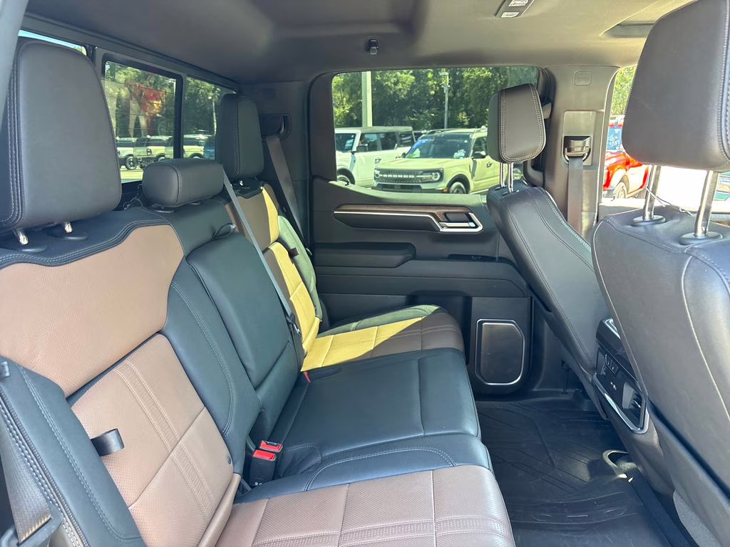 2023 Iridescent Pearl Tricoat Chevrolet Silverado 1500 High Country 4X4 Truck