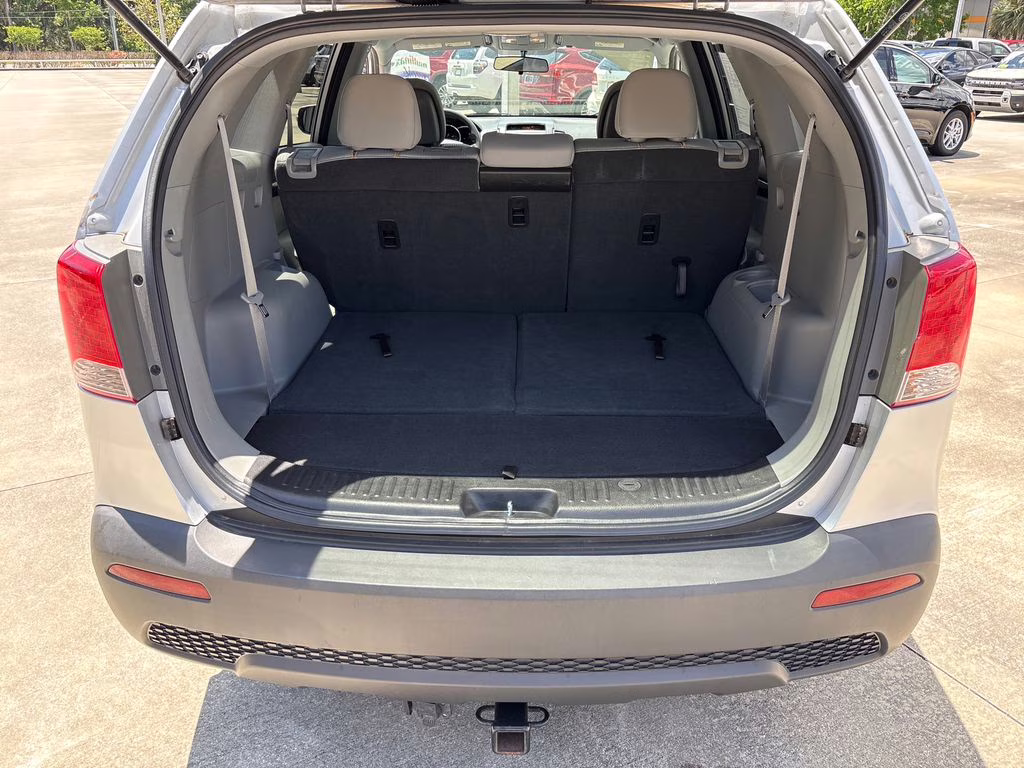 2013 Bright Silver Kia Sorento LX FWD SUV