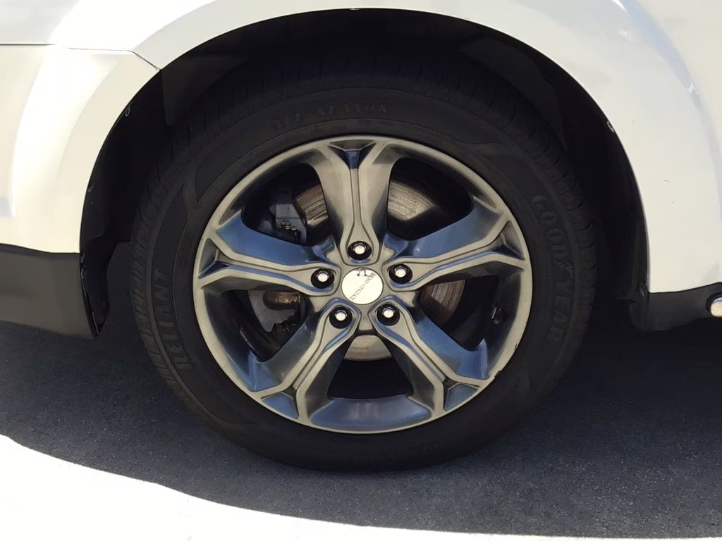 2017 Vice White Dodge Journey Crossroad FWD SUV