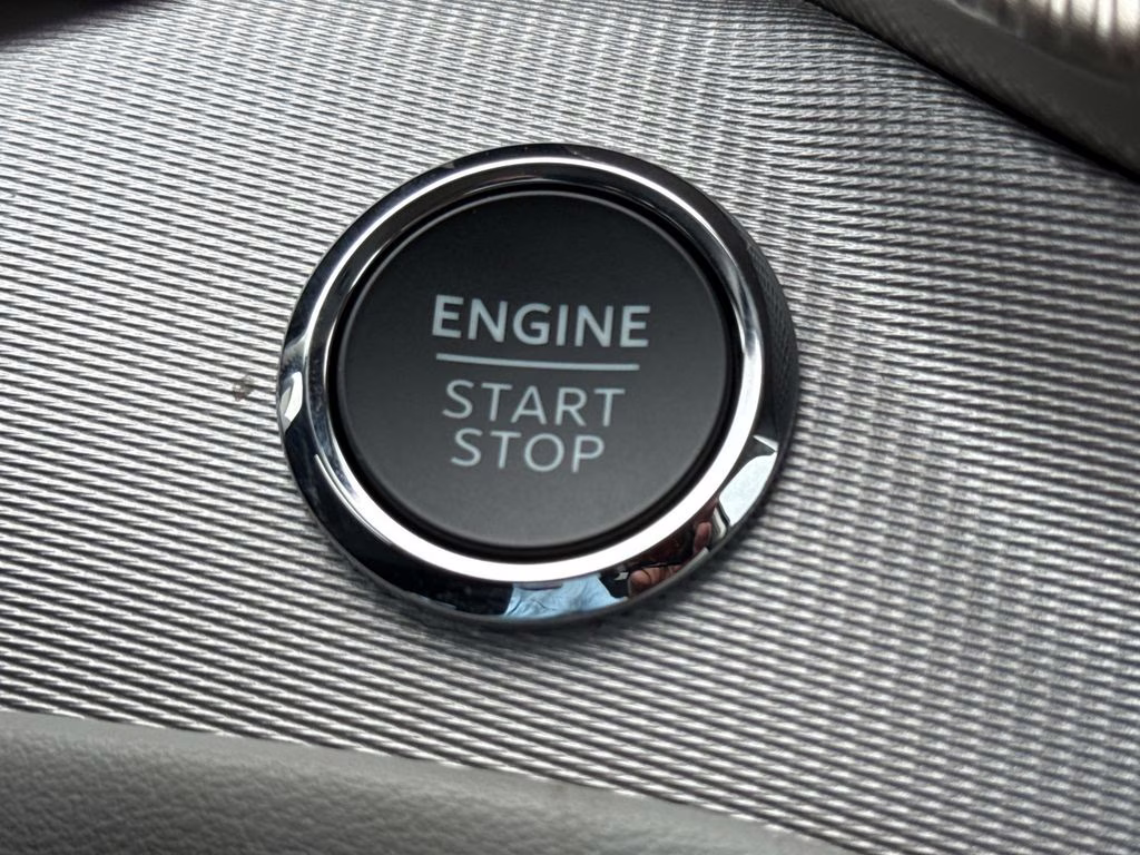 2026 Star White Metallic Tri-Coat Ford Explorer Active RWD SUV