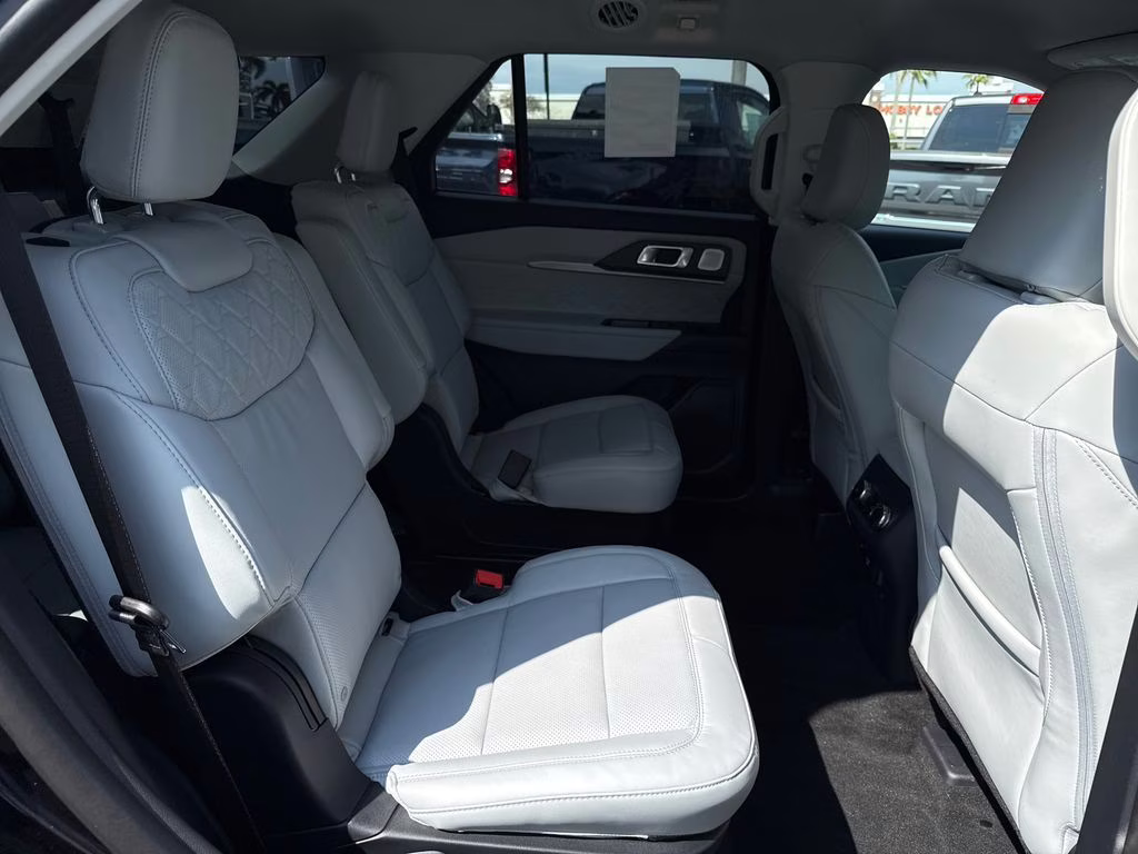 2026 Agate Black Metallic Ford Explorer Platinum 4X4 SUV