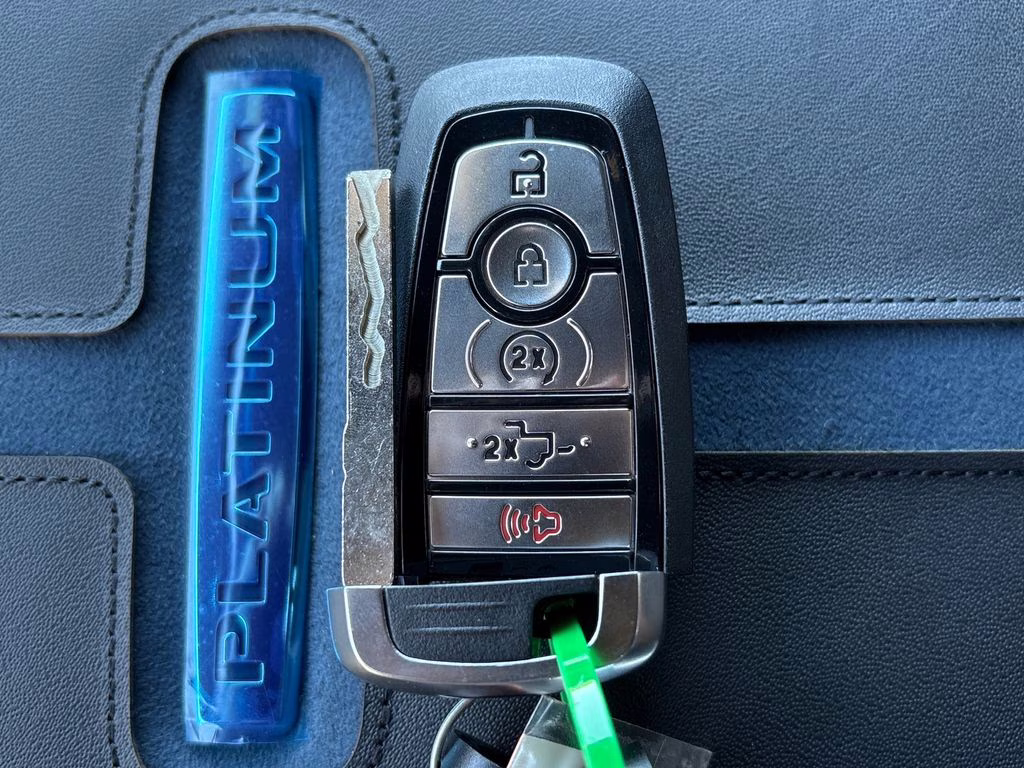 2026 Glacier Gray Metallic TriCoat Ford Super Duty F-350 SRW Platinum 4X4 Truck