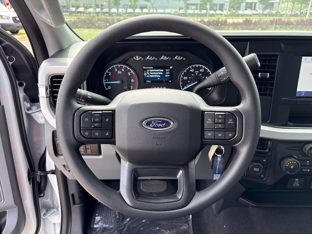 2026 Oxford White Ford Super Duty F-350 SRW XL 4X4 Truck
