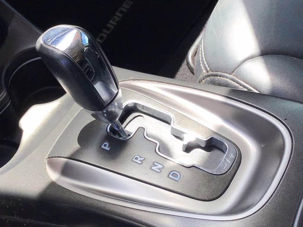 2017 Vice White Dodge Journey Crossroad FWD SUV