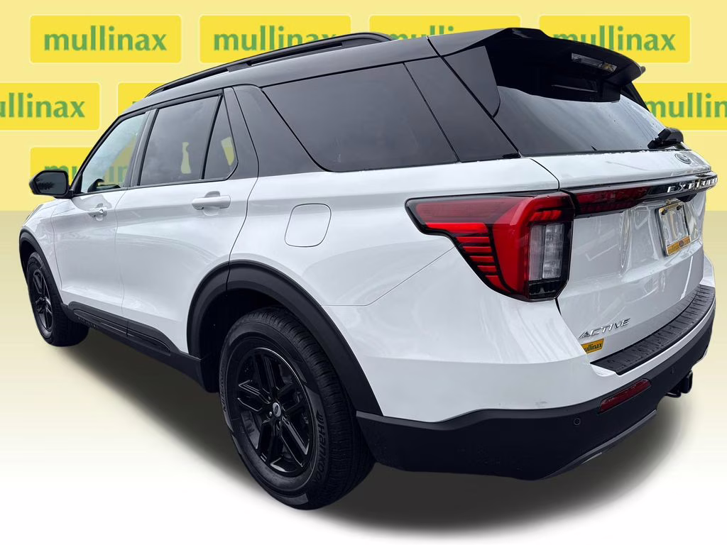 2026 Star White Metallic Tri-Coat Ford Explorer Active RWD SUV