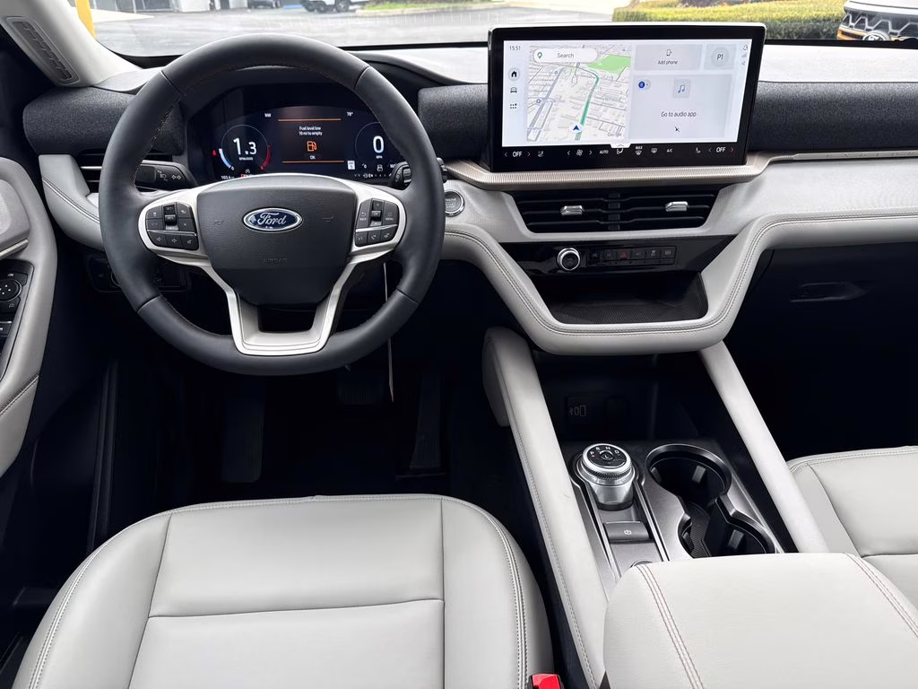 2026 Star White Metallic Tri-Coat Ford Explorer Active RWD SUV