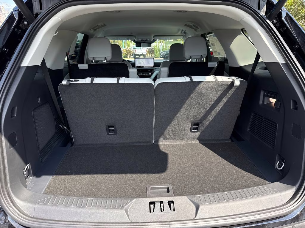 2026 Agate Black Metallic Ford Explorer Platinum 4X4 SUV