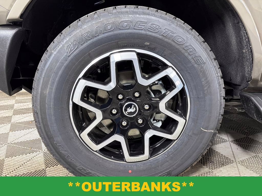 2026 Gray Ford Bronco Outer Banks 4X4 SUV