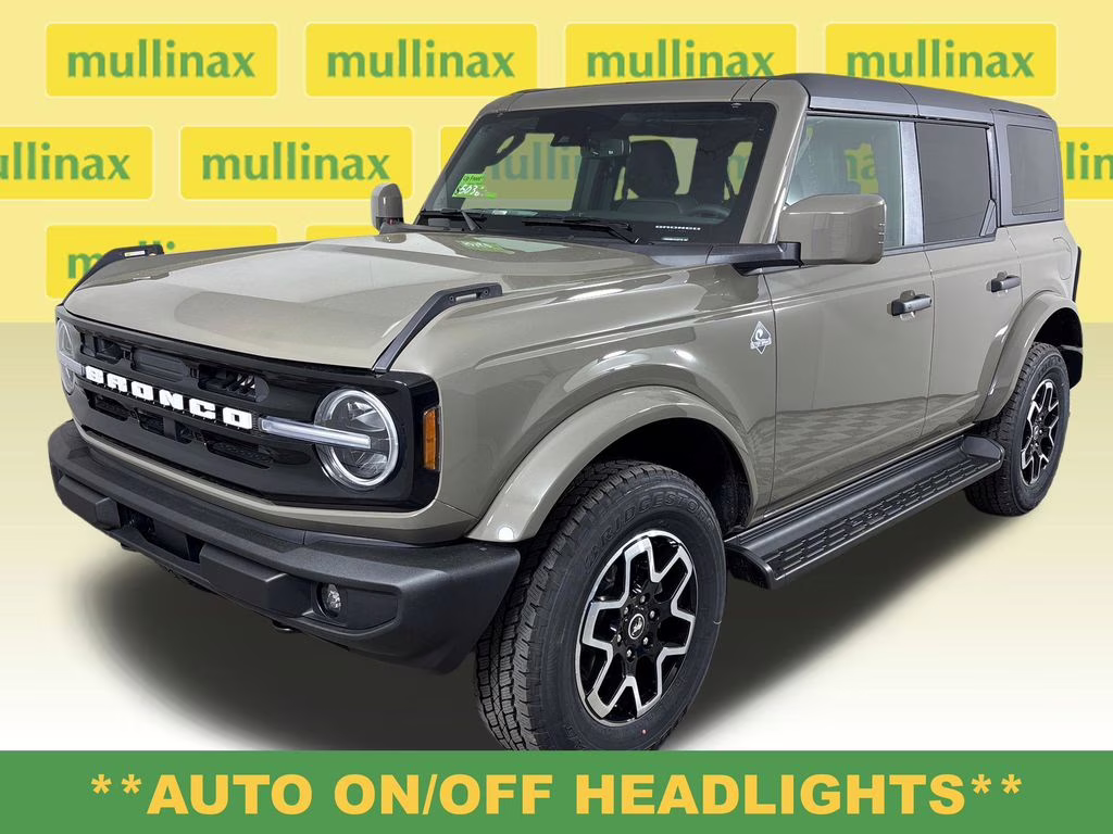 2026 Gray Ford Bronco Outer Banks 4X4 SUV