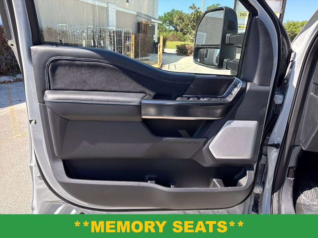 2026 Avalanche Ford Super Duty F-350 SRW Platinum 4X4 Truck