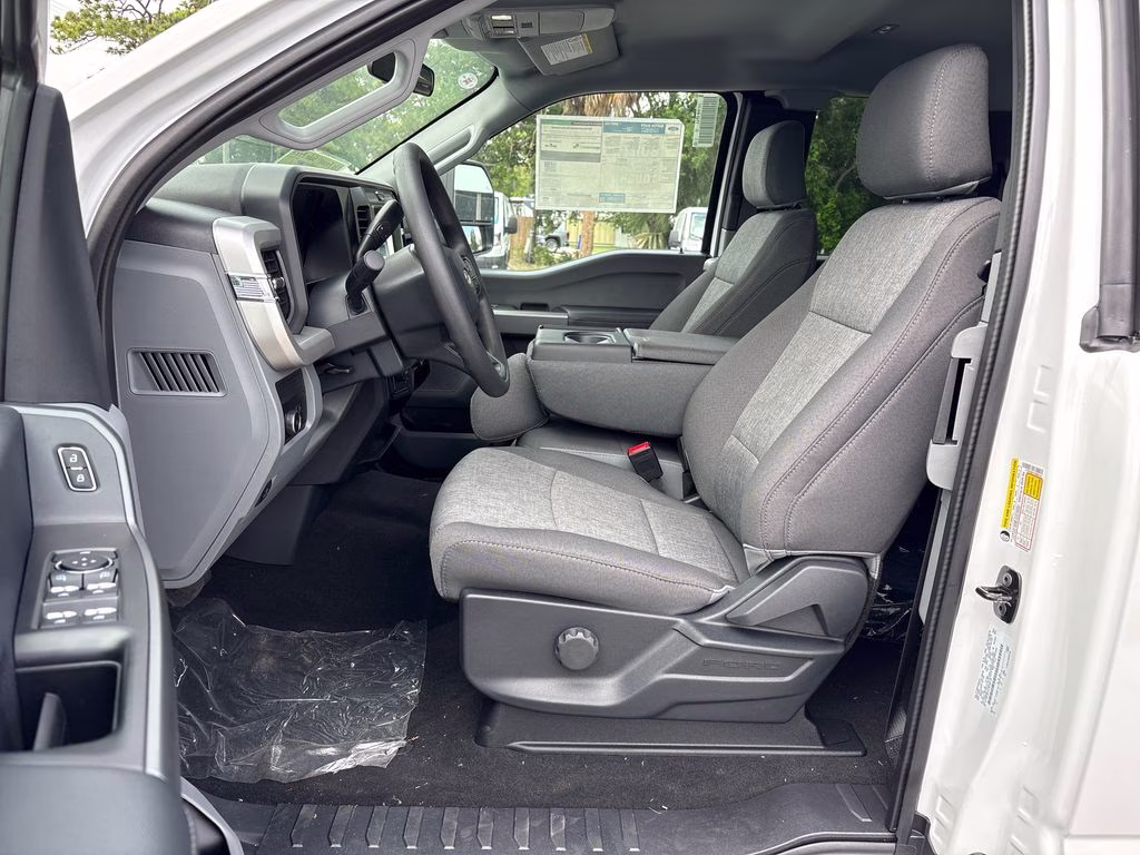 2026 Oxford White Ford Super Duty F-350 SRW XL 4X4 Truck
