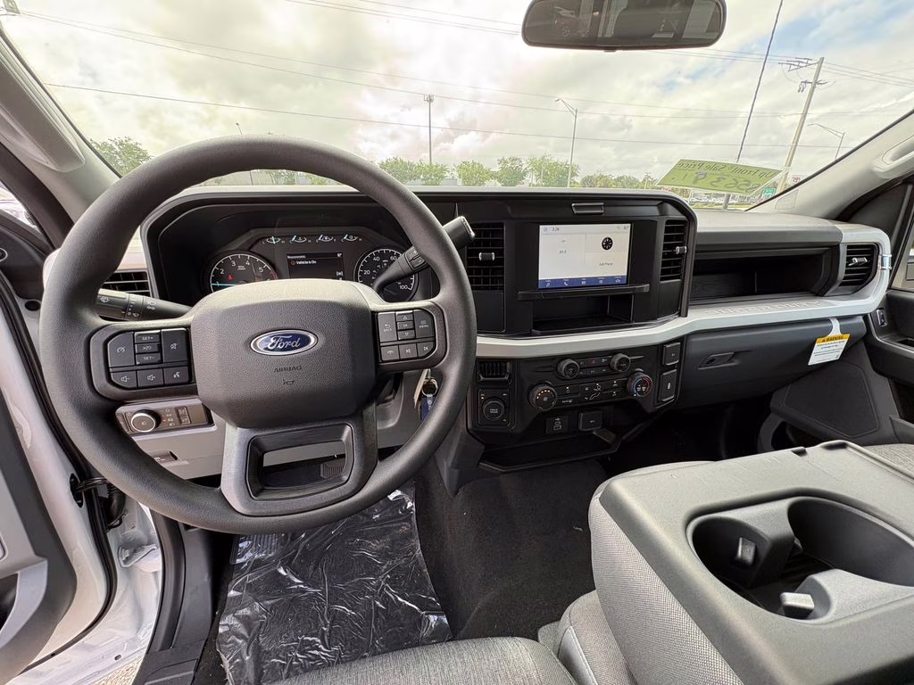 2026 Oxford White Ford Super Duty F-350 SRW XL 4X4 Truck