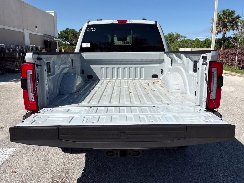2026 Avalanche Ford Super Duty F-350 SRW Platinum 4X4 Truck