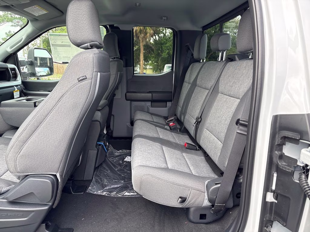 2026 Oxford White Ford Super Duty F-350 SRW XL 4X4 Truck