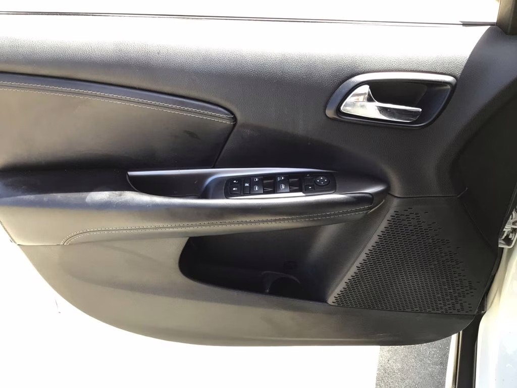 2017 Vice White Dodge Journey Crossroad FWD SUV