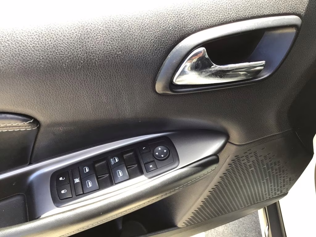 2017 Vice White Dodge Journey Crossroad FWD SUV