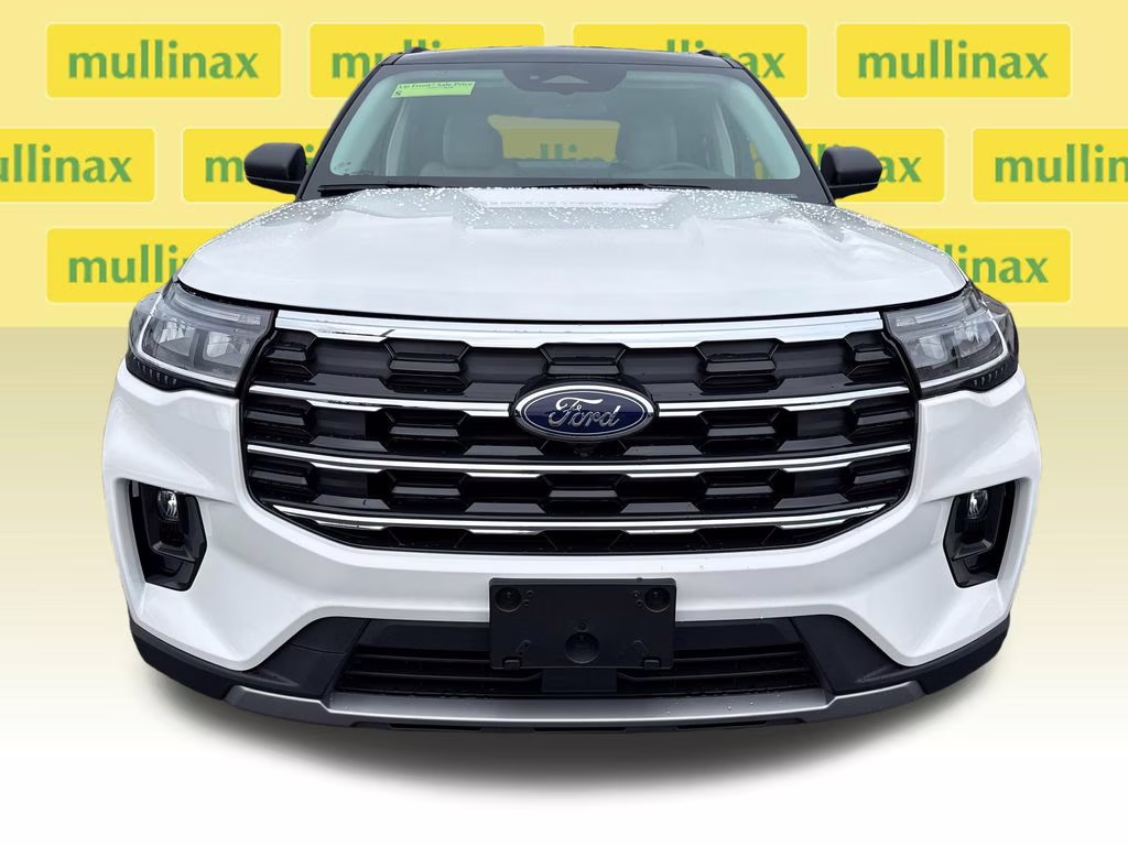 2026 Star White Metallic Tri-Coat Ford Explorer Active RWD SUV