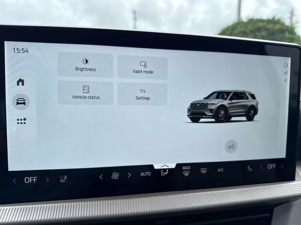 2026 Star White Metallic Tri-Coat Ford Explorer Active RWD SUV