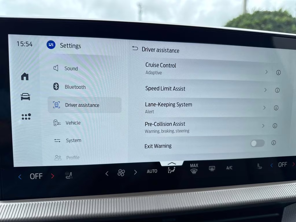 2026 Star White Metallic Tri-Coat Ford Explorer Active RWD SUV