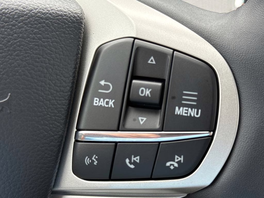 2026 Star White Metallic Tri-Coat Ford Explorer Active RWD SUV