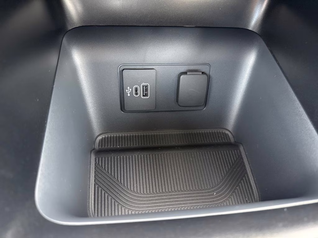 2026 Star White Metallic Tri-Coat Ford Explorer Active RWD SUV