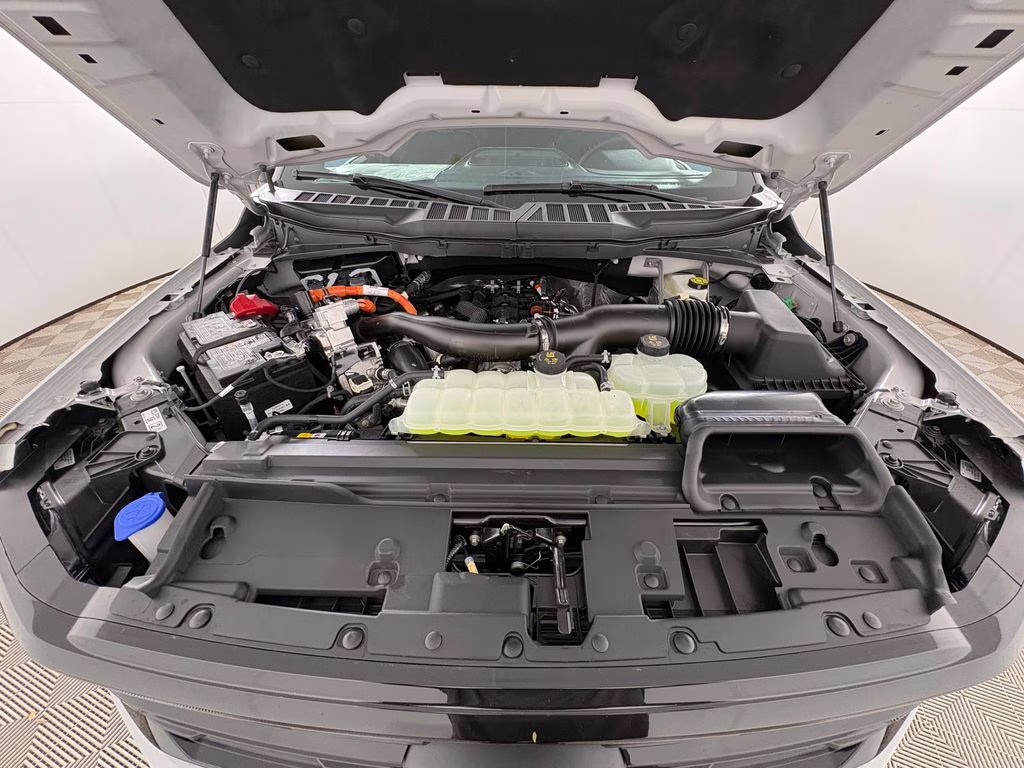 2026 Avalanche Ford F-150 XLT 4X4 Truck