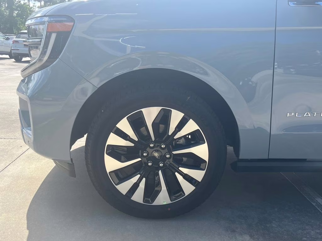 2026 Gray Metallic Ford Expedition Platinum 4X4 SUV