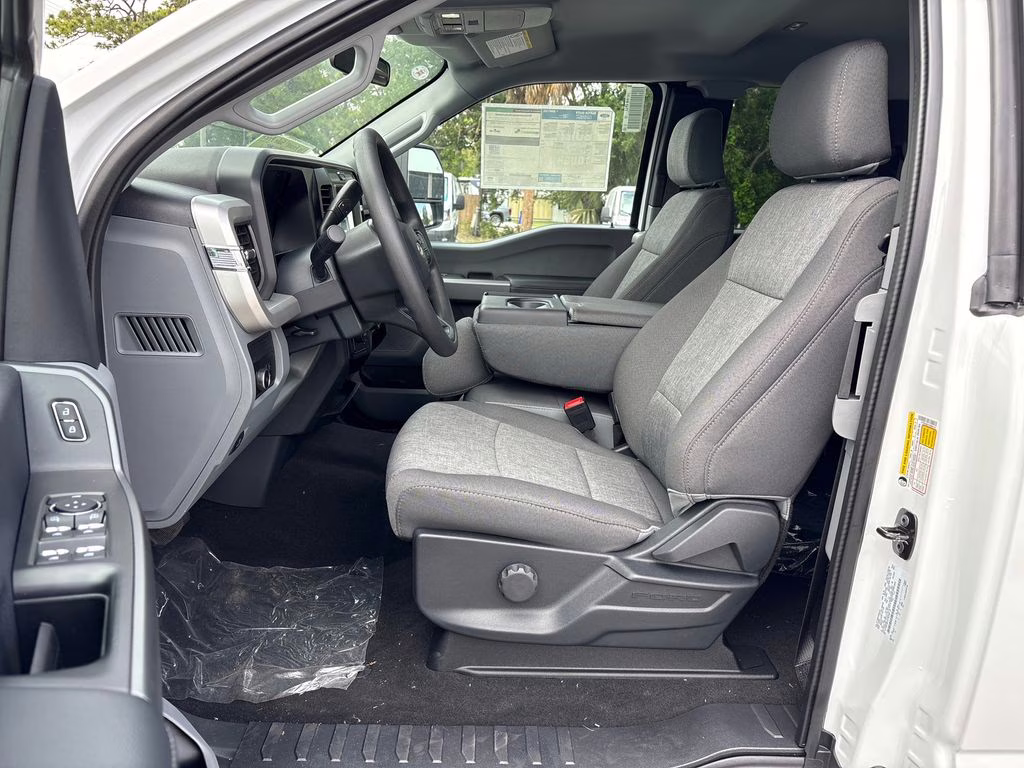 2026 Oxford White Ford Super Duty F-350 SRW XL 4X4 Truck