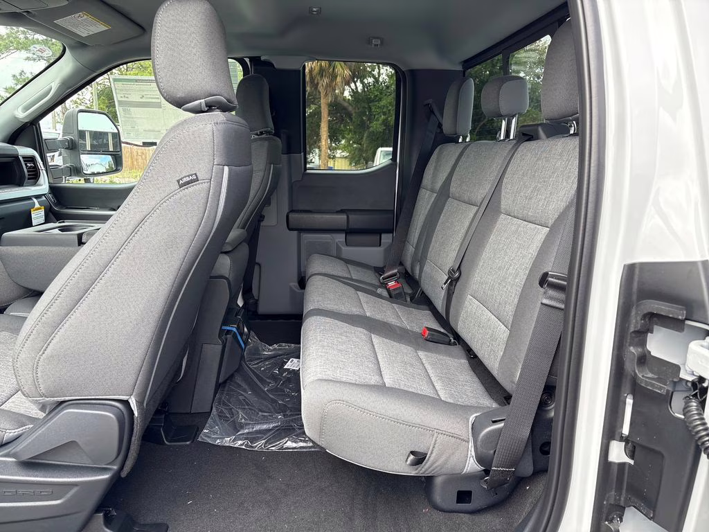 2026 Oxford White Ford Super Duty F-350 SRW XL 4X4 Truck