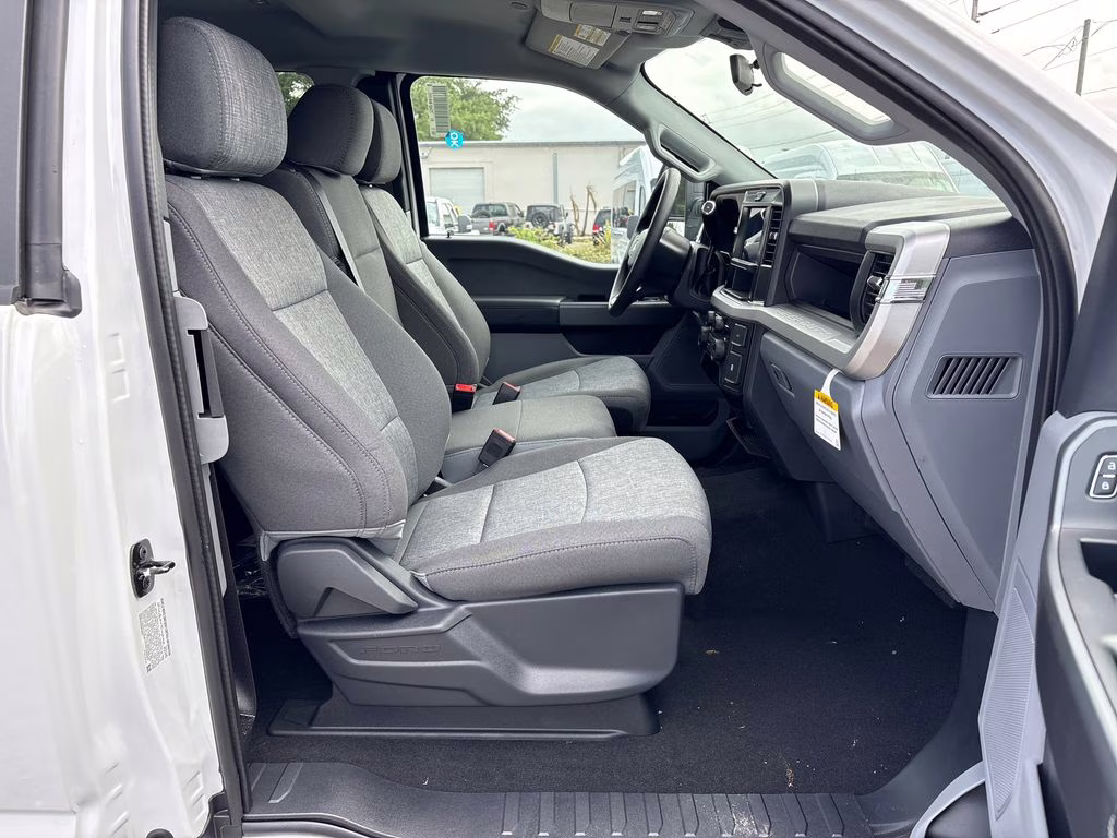 2026 Oxford White Ford Super Duty F-350 SRW XL 4X4 Truck