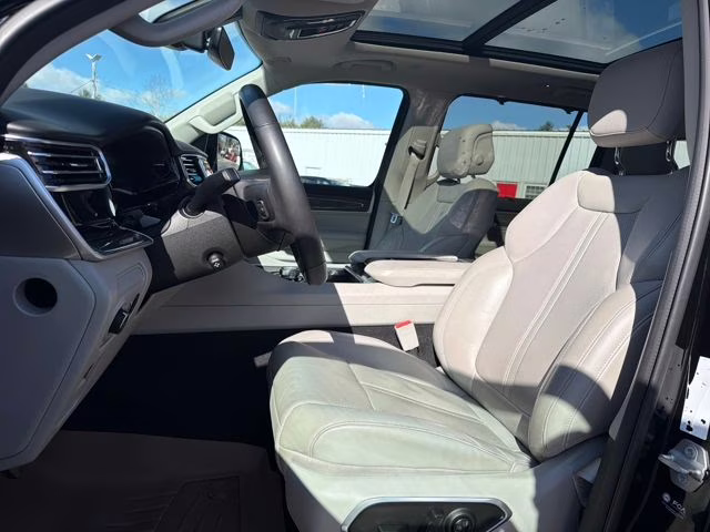 2022 Diamond Black Crystal Pearlcoat Jeep Wagoneer Series III 4X4 SUV