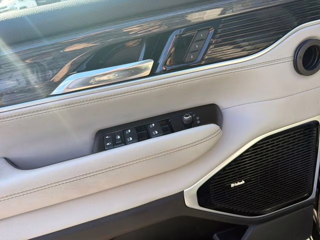 2022 Diamond Black Crystal Pearlcoat Jeep Wagoneer Series III 4X4 SUV