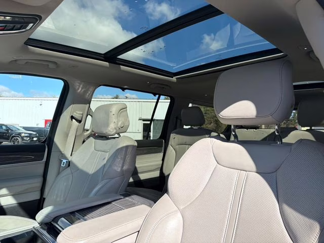 2022 Diamond Black Crystal Pearlcoat Jeep Wagoneer Series III 4X4 SUV