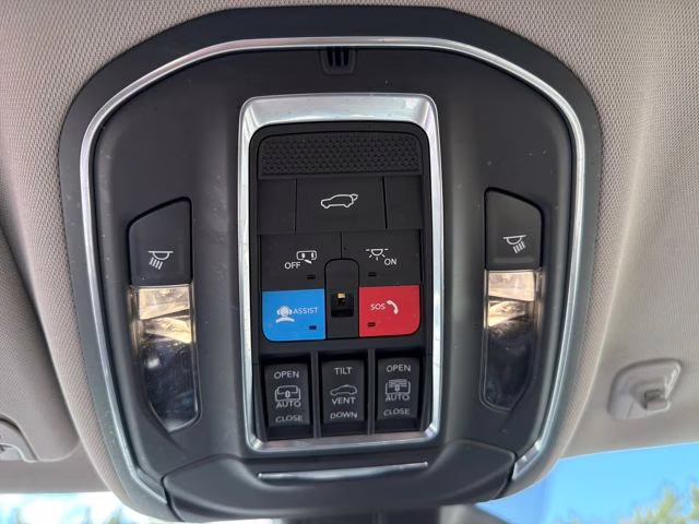 2022 Diamond Black Crystal Pearlcoat Jeep Wagoneer Series III 4X4 SUV