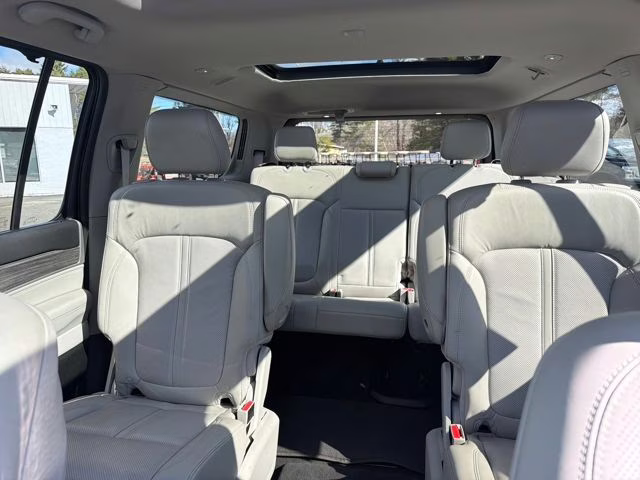 2022 Diamond Black Crystal Pearlcoat Jeep Wagoneer Series III 4X4 SUV