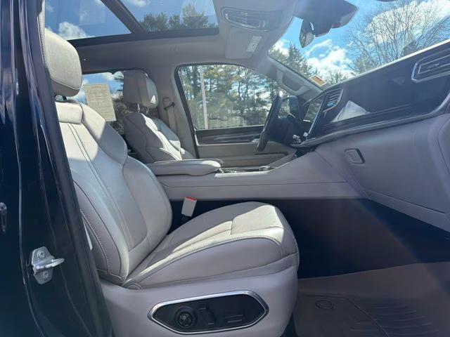 2022 Diamond Black Crystal Pearlcoat Jeep Wagoneer Series III 4X4 SUV