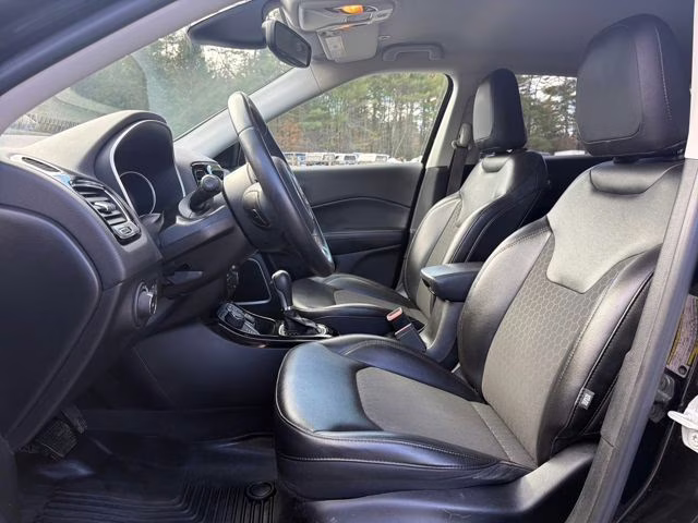 2018 Diamond Black Crystal Pearlcoat Jeep Compass Altitude 4X4 SUV