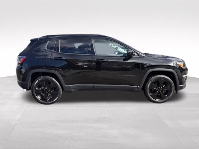 2018 Diamond Black Crystal Pearlcoat Jeep Compass Altitude 4X4 SUV