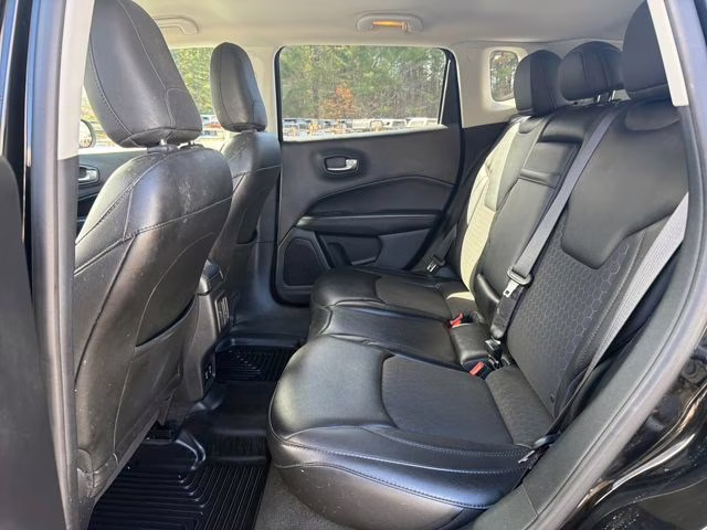 2018 Diamond Black Crystal Pearlcoat Jeep Compass Altitude 4X4 SUV