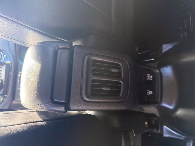 2018 Diamond Black Crystal Pearlcoat Jeep Compass Altitude 4X4 SUV