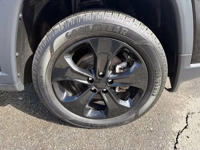 2018 Diamond Black Crystal Pearlcoat Jeep Compass Altitude 4X4 SUV