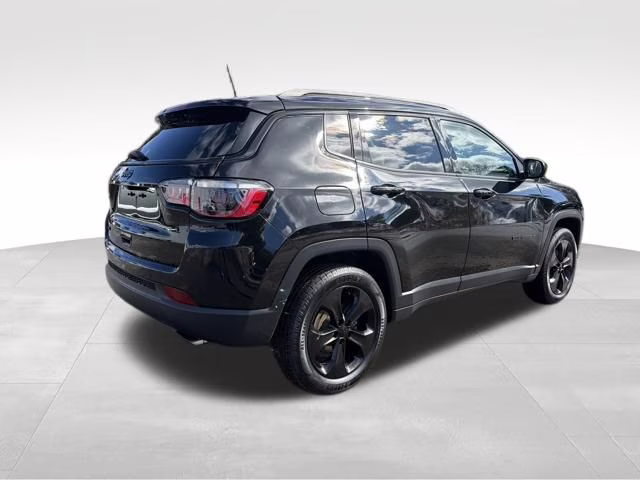 2018 Diamond Black Crystal Pearlcoat Jeep Compass Altitude 4X4 SUV