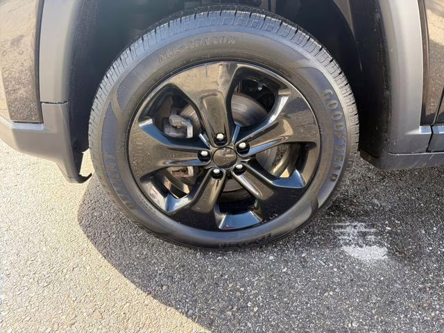 2018 Diamond Black Crystal Pearlcoat Jeep Compass Altitude 4X4 SUV