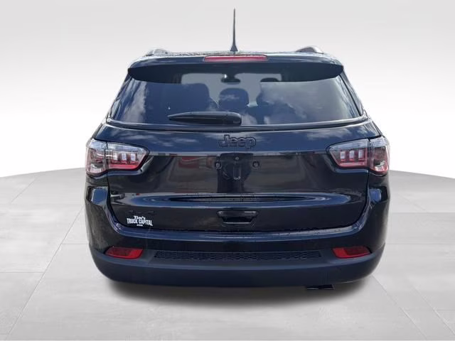 2018 Diamond Black Crystal Pearlcoat Jeep Compass Altitude 4X4 SUV