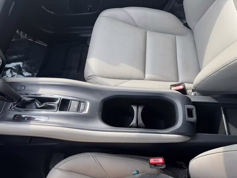 2018 Lunar Silver Metallic Honda HR-V EX-L w/Navi AWD Crossover