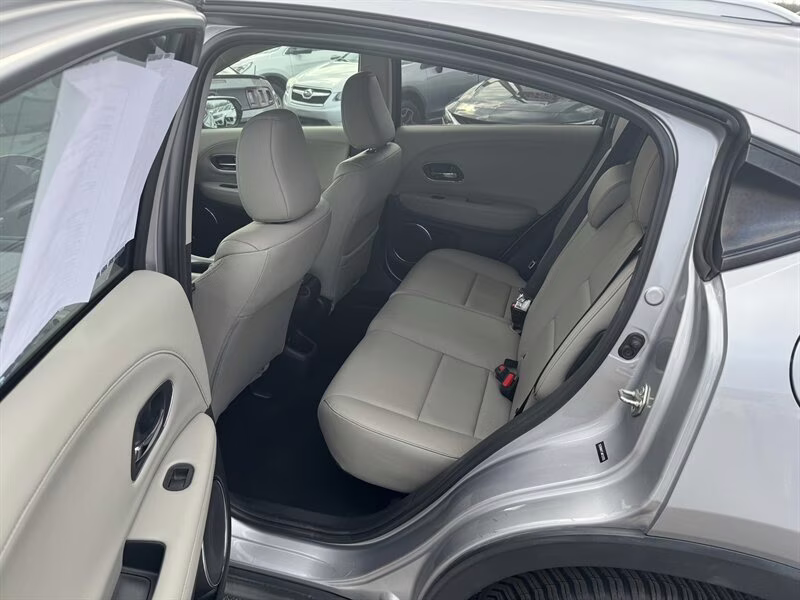 2018 Lunar Silver Metallic Honda HR-V EX-L w/Navi AWD Crossover