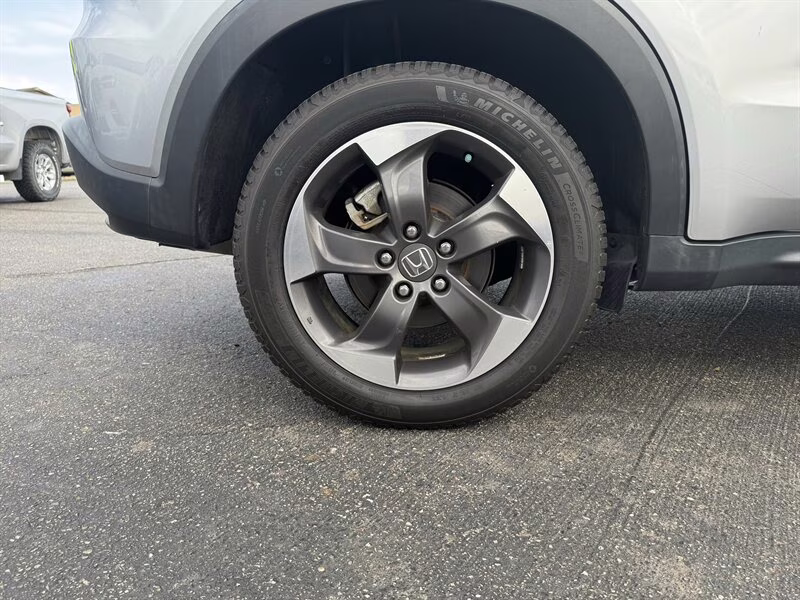 2018 Lunar Silver Metallic Honda HR-V EX-L w/Navi AWD Crossover