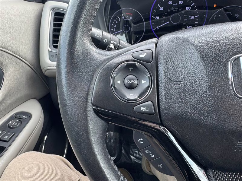 2018 Lunar Silver Metallic Honda HR-V EX-L w/Navi AWD Crossover