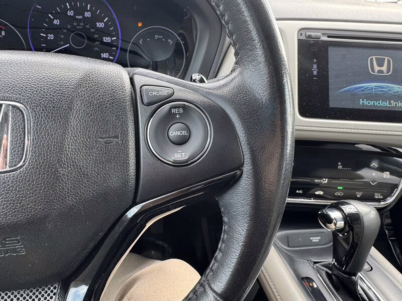 2018 Lunar Silver Metallic Honda HR-V EX-L w/Navi AWD Crossover